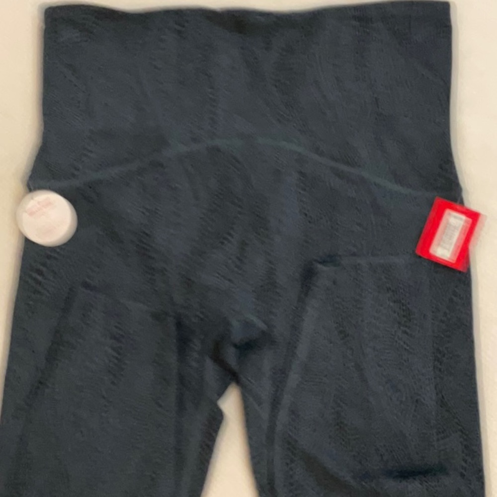 Spanx booty boost 7/8 leggings